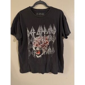 Def Leppard Graphic T-Shirt Womens XL Black Leopard Rock Band Short Sleeve Tee